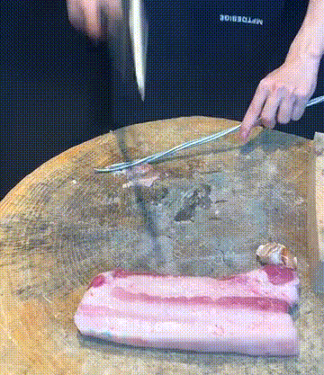 1748588509559685.gif